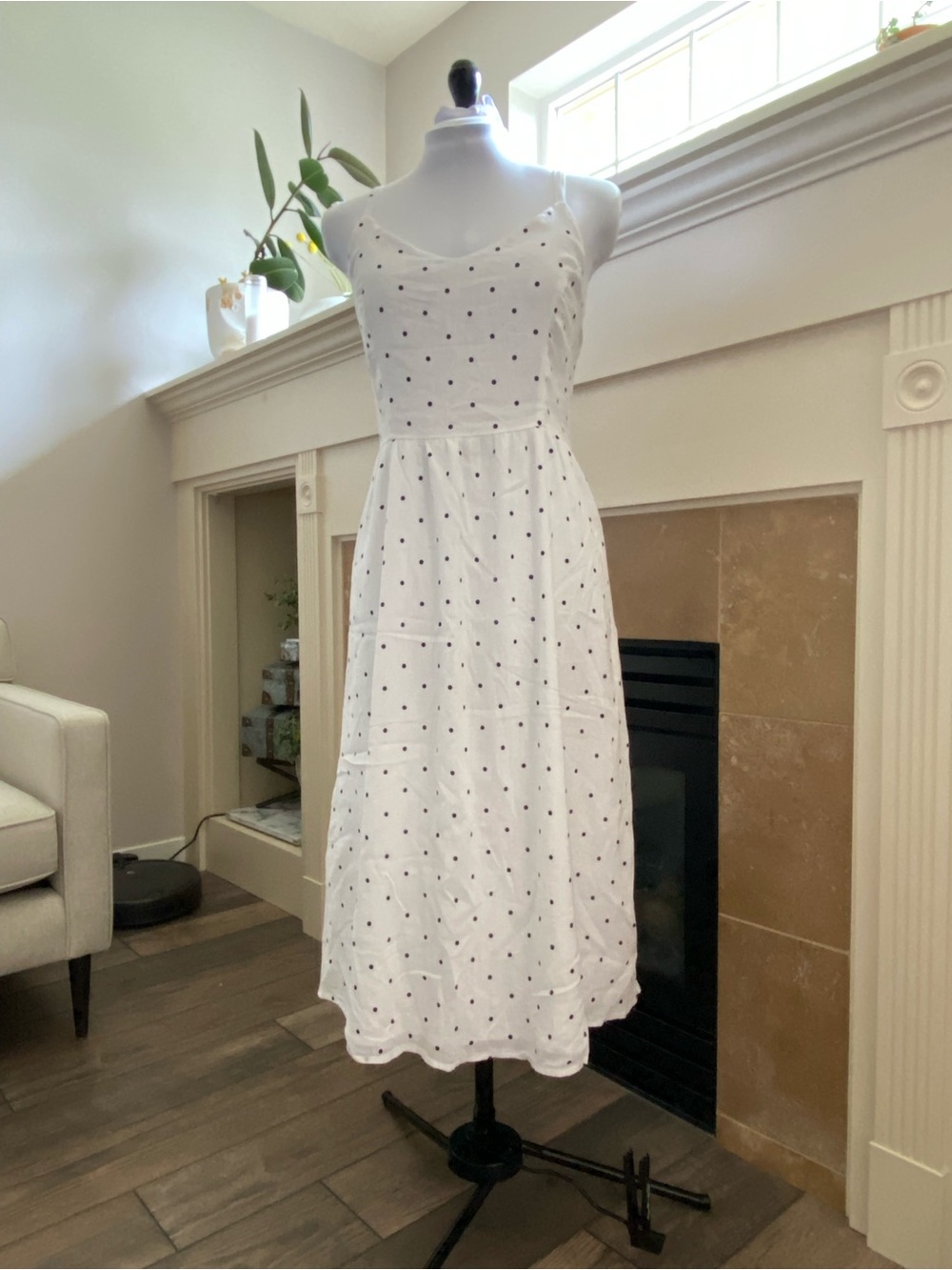Old Navy White Polka Dot Sleeveless Midi Dress